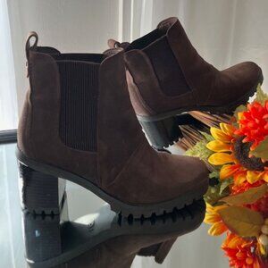 UGG Women's Brown Suede Leather Boots Size 8